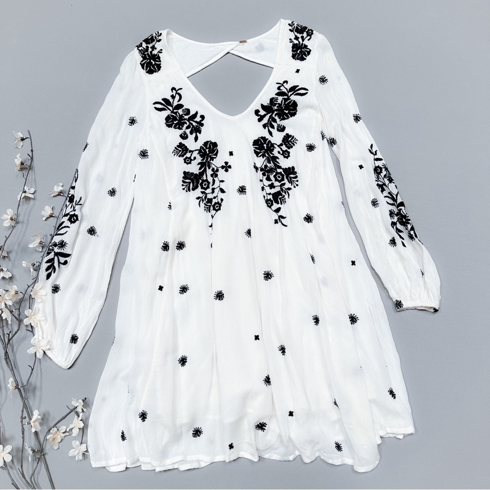 FREE PEOPLE flowy white embroidered dress, S. - Picture 8 of 16